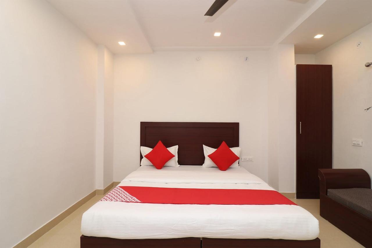 Oyo 1021 Hotel Gayatri Residency Tirath Exterior foto