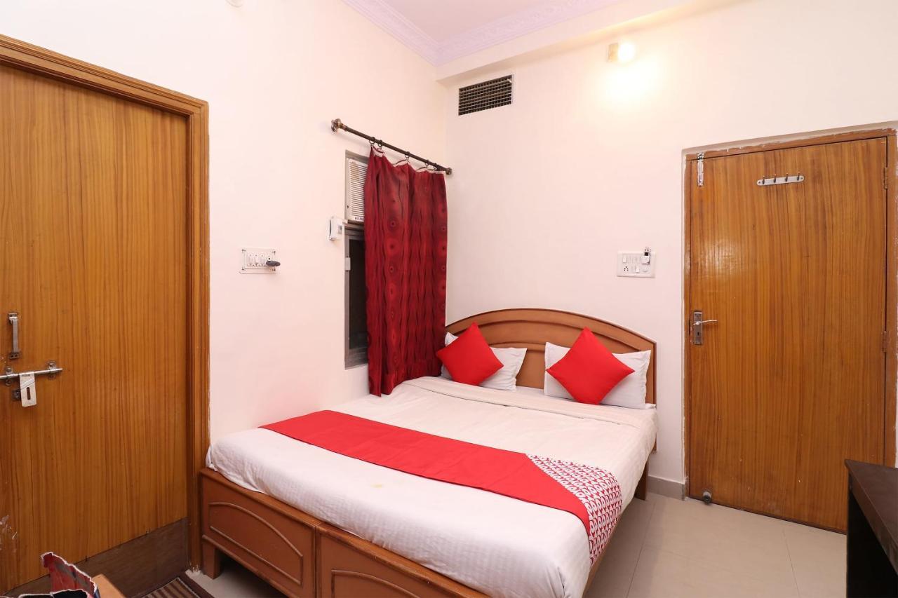 Oyo 1021 Hotel Gayatri Residency Tirath Exterior foto