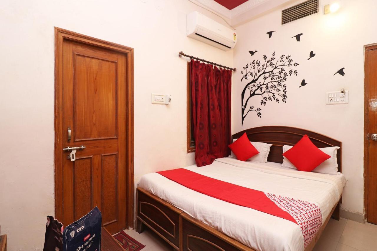 Oyo 1021 Hotel Gayatri Residency Tirath Exterior foto