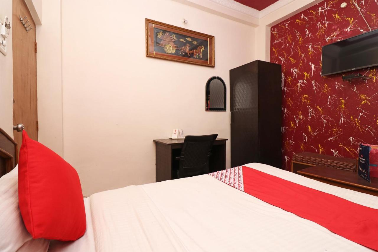 Oyo 1021 Hotel Gayatri Residency Tirath Exterior foto